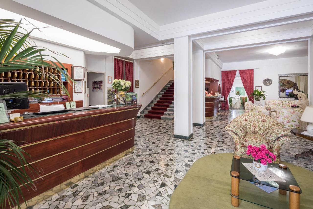 Hotel Astor Victoria فورتي دي مارمي المظهر الخارجي الصورة